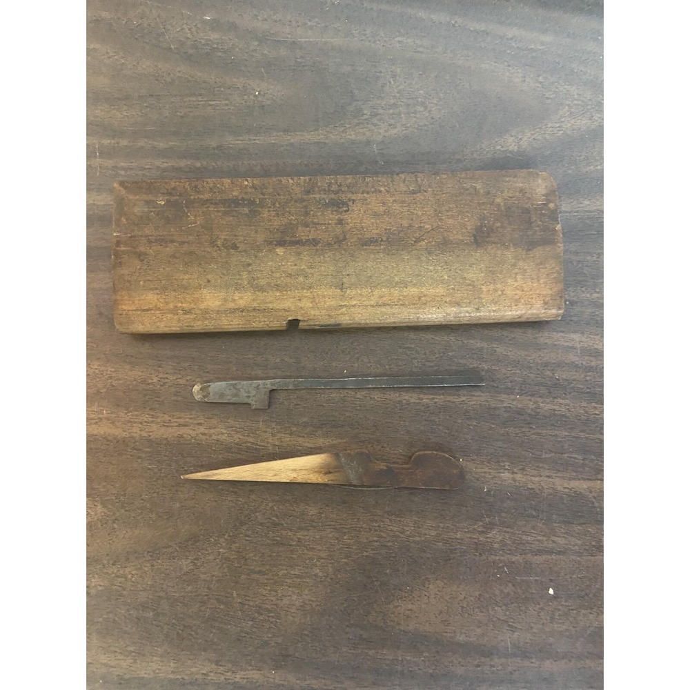 Vintage 9.5in Wooden Plane